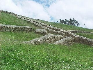 Detalles de un corredor al lado Sureste abajo del templo